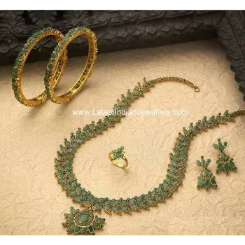 Superb Traditional Necklace